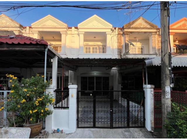 ขายทาวน์เฮ้าส์ หมู่บ้านลภาวัน1 บางบัวทอง หน้าหมู่บ้านมีตลาด ธนาคารกสิกร ใกล้แยกบางพลู