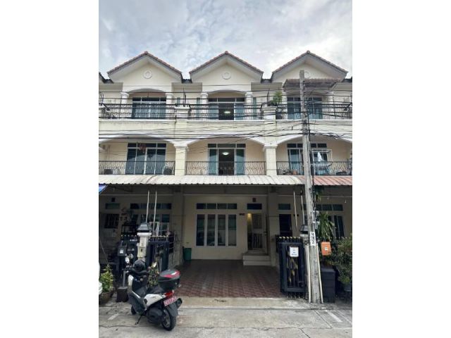 ให้เช่าทาวน์โฮม3ชั้น ลาดพร้าว 101 แขวงคลองจั่น เขตบางกะปิ 4 ห้องนอน