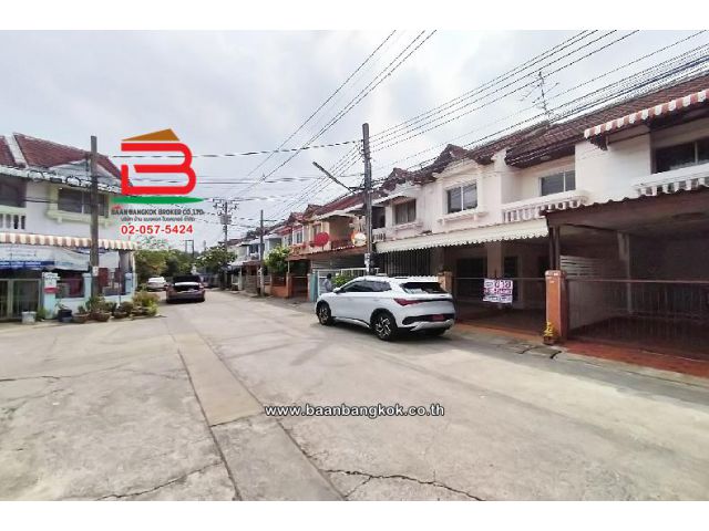 ทาวน์เฮาส์ หมู่บ้าน พูนสิน 5 ซอยรามคำแหง 172 เนื้อที่ 25.5 ตรว. ถนนรามคำแหง แขวงมีนบุรี เขตมีนบุรี กรุงเทพมหานคร