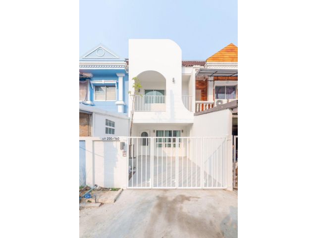 ขายทาวน์โฮมสไตล์มินิมอล ใกล้เซ็นทรัลเฟส ทาวน์โฮม​ 2 ชั้น​ ราคา 2.59 ล.​ (พร้อมผู้เช่า)
