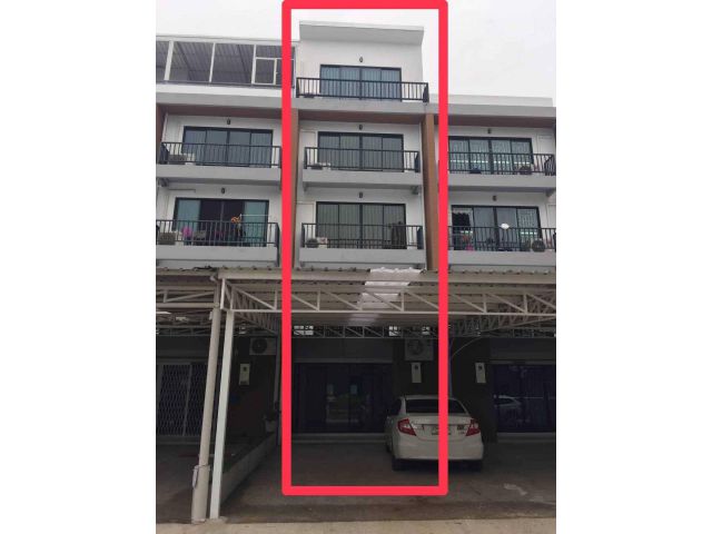 ขายด่วน The College Sqaure อาคารพาณิชย์ 4 ชั้นทำเลทอง อยู่ตรงข้าม มหาวิทยาลัย รังสิต เดินไปมหาลัย เพียง 5 นาทีเท่านั้น (N.1069)