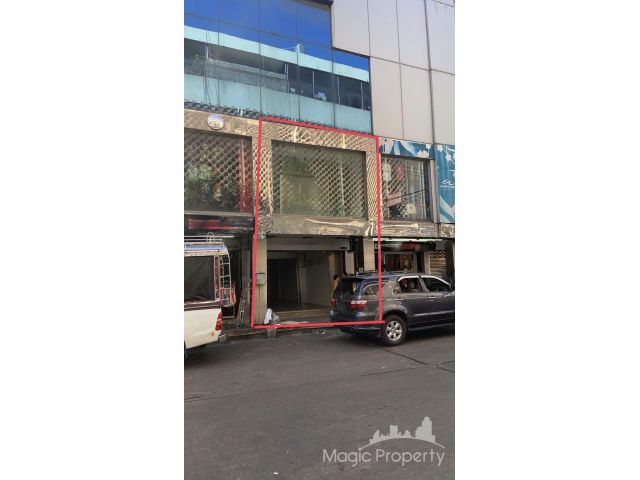 ขายอาคารพาณิชย์ 4 ชั้น ในตลาดกลางคืนใบหยก เขตราชเทวี กรุงเทพ