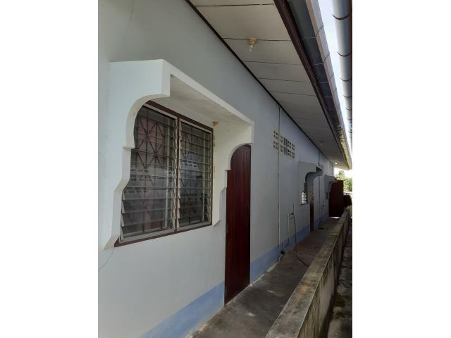 ขายบ้านและห้องเช่า พร้อมที่ดิน