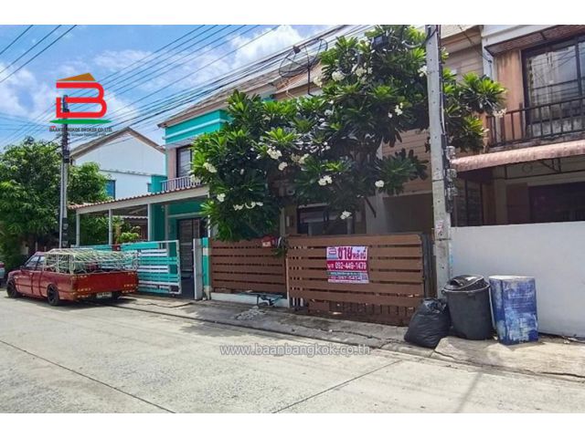 ทาวน์เฮาส์ หมู่บ้าน พฤกษา 40 เนื้อที่ 16.7 ตรว.ถนนรังสิต-นครนายก อ.คลองหลวง จ.ปทุมธานี