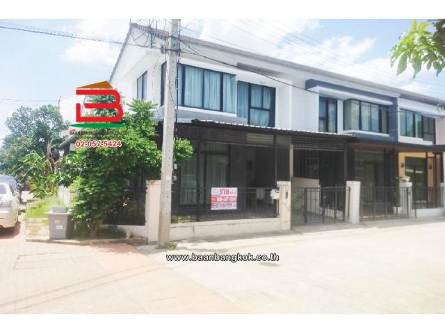 ทาวน์เฮาส์ หมู่บ้าน เดอะวิลล่า บางบัวทอง เนื้อที่ 24 ตรว ใกล้ตลาดสมบัติบุรี นนทบุรี