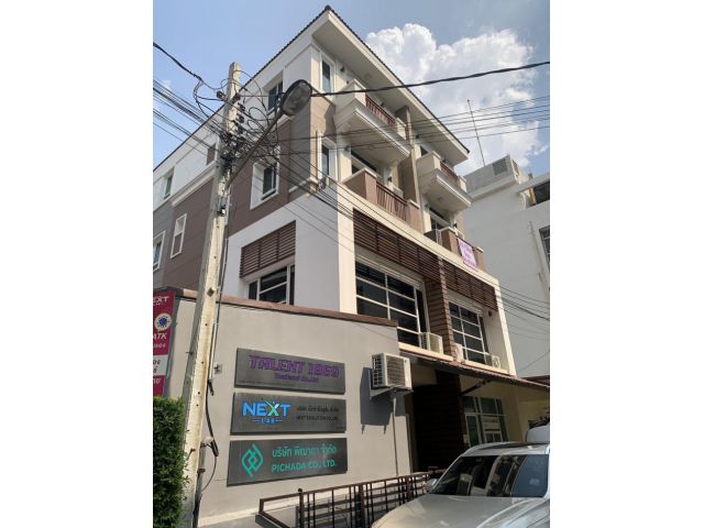 ขาย อาคารพาณิชย์ The Premium Place 9 เอกมัย-รามอินทรา 550 ตรม 72.6 ตรว