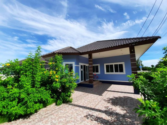 ขายบ้านเดี่ยวแปลงยาว เริ่มต้น 51 - 75 ตรว. 2 ห้องนอน 2 ห้องน้ำ จ.ฉะเชิงเทรา