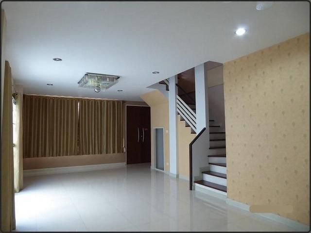 Rent เช่า ทาวน์โฮมออฟฟิศ หลังมุม จดทะเบียนบริษัทได้ โครงการโพธิ์แก้วเพลส ย่านลาดพร้าว101 นวมินทร์