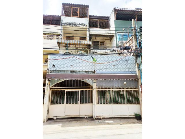 ทาวน์โฮม 4ชั้น 27 ตรว. พร้อมเฟอร์ฯ สุขุมวิท 33 ซอยย่อย 4 ใกล้ BTS พร้อมพงษ์