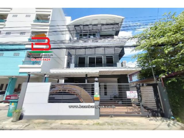 ทาวน์โฮม ซอยคลองลำเจียก 3 เนื้อที่ 38 ตรว ถนนนวลจันทร์ แขวงคลองกุ่ม เขตบึงกุ่ม กรุงเทพมหานคร