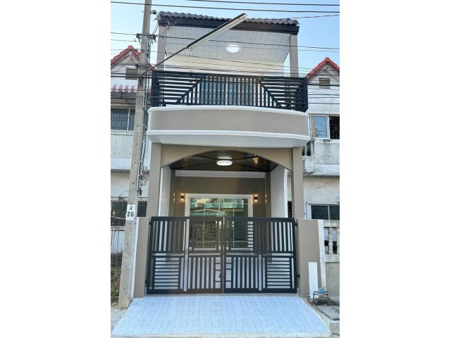 หมู่บ้านบ้านบางบัวทอง