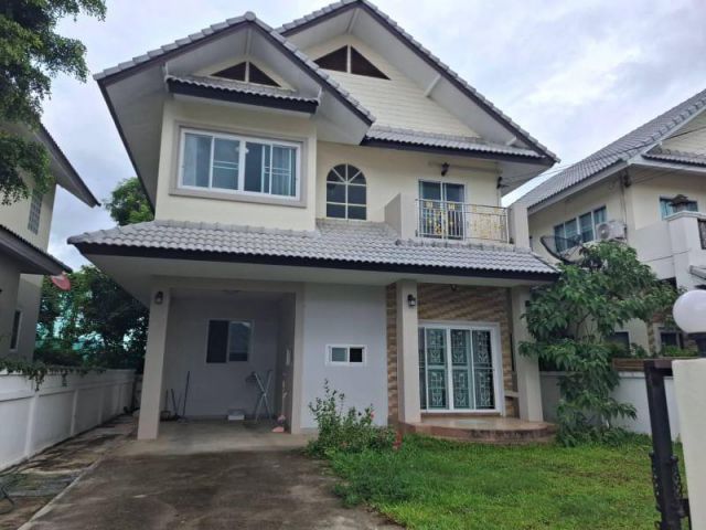 บ้านเช่าเชียงใหม่ ในหมู่บ้านศิริลักษณ์2 แม่เหียะ เนื้อที่ 60 ตร.ว(3นอน 3น้ำ) ให้เช่า 20,000