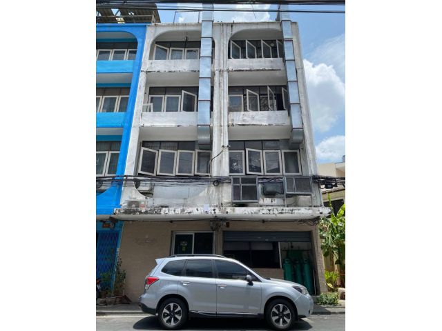 ให้เช่าตึก 2 คูหา สุขุมวิท 22 (ทำเลดี) ประกอบได้ทุกธุรกิจ มีดาดฟ้า (N.1094)