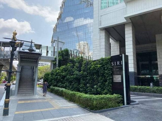 For rent  Siri at Sukhumvit . Sukhumvit 38 / 40  . BTS Thonglor . - 2 bed    2 bath - Size 74 sq m. - 11 th floor - Pool