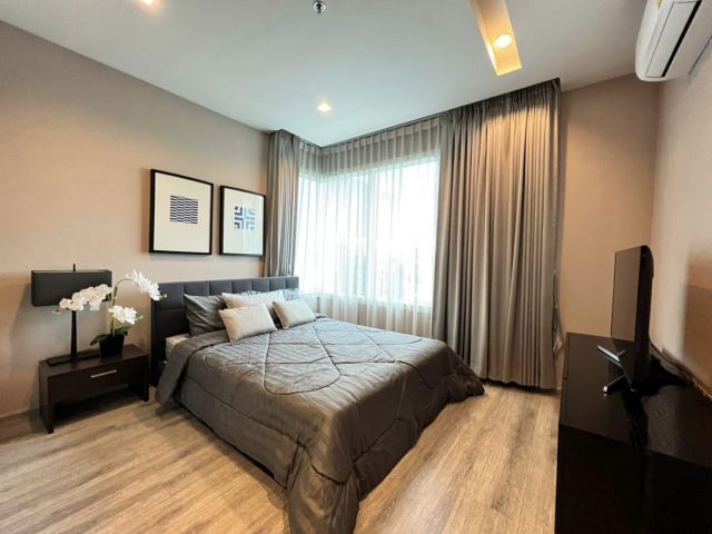 For rent Siri at Sukhumvit . Sukhumvit 38 / 40 . BTS Thonglor . - 2 bed 2 bath - Size 74 sq m. - 11 th floor - Pool view