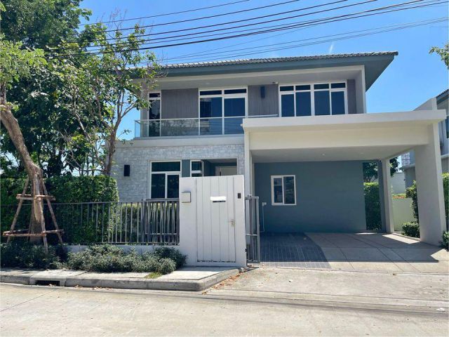 ขายบ้านเดี่ยว มัณฑนา บางนา-วงแหวน 4 ห้องนอน ตกแต่งสวยพร้อมอยู่   ขนาดที่ดิน 65 ตร.วา พื้นที่ใช้สอย 185 ตร.เมตร แบบบ้าน C