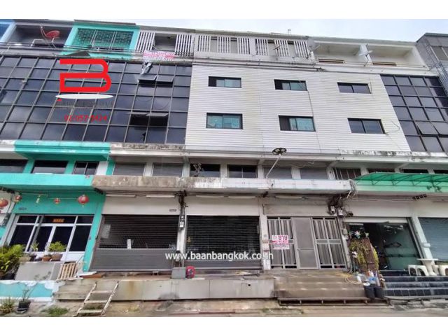 อาคารพาณิชย์ ใกล้ BTS สถานีสำโรง เนื้อที่ 20.6 ตรว. ถ.สุขุมวิท อ.เมือง จ.สมุทรปราการ