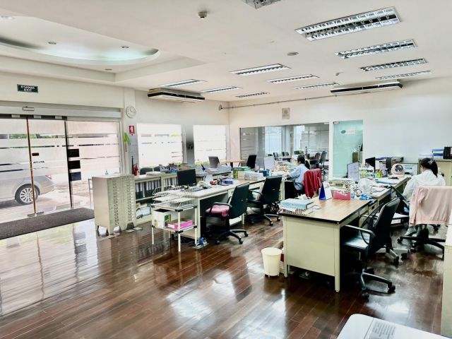 ขาย โรงงาน ฉีดพลาสติก พร้อมเครื่องจักร โรจนะ1