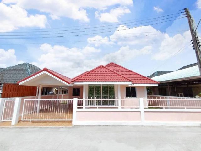 บ้านเดี่ยว ผ่อนเดือนละ 6000  ล้านกลางเท่านั้น หมู่บ้าน พรภิรมย์
