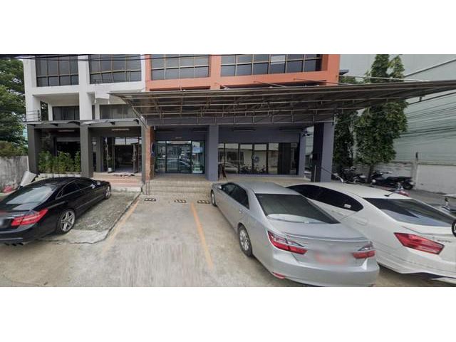 PT12 ให้เช่าอาคาร 2 คูหา โซนศรีนครินทร์ 24 อ่อนนุช 39 ใกล้สถานีรถไฟฟ้ากลันตัน ใกล้ซีคอนสแควร์ ทำเลดี เหมาะทำธุรกิจ 4.5 ช