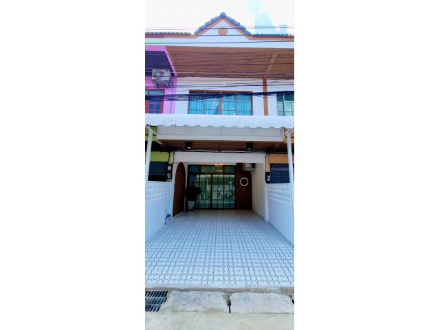 ขายทาวน์โฮม 2 ชั้น พิกัด พัทยาฝั่งทางรถไฟ - ซอยเขาน้อย - ซอยวัดบุญสัมพันธ์ - ใกล้ห้าง The Chill
