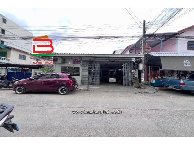 บ้านเดี่ยว หมู่บ้าน รัตนโกสินทร์ 200 ปี เนื้อที่ 45 ตารางวา ใกล้โรงพยาบาลปทุมเวช อำเภอธัญบุรี จังหวัดปทุมธานี