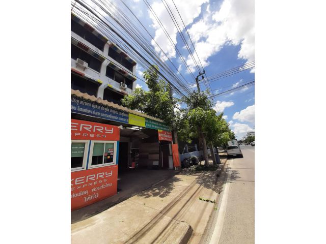 ขายตึกแถว บนพื้นที่137.99ตร.วา ติดถนนวัชรพล