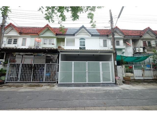 PT12 ขาย ทาวน์เฮาส์ 2 ชั้น หมู่บ้านสวนทิพย์ คลองลำเจียก12 ถนนนวลจันทร์ ใกล้บุญถาวร เกษตรนวมินทร์ ขนาด 22 ตรว. รีโนเวทใหม