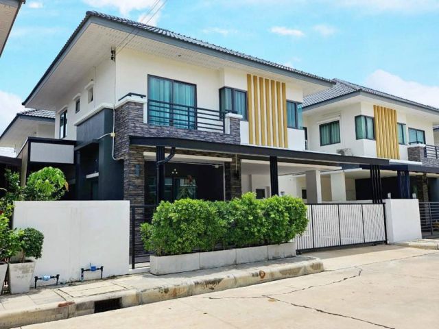 ขายบ้านแฝดสไตล์บ้านเดี่ยวหลังใหญ่ โครงการ Nature Park(พนัสนิคม)​