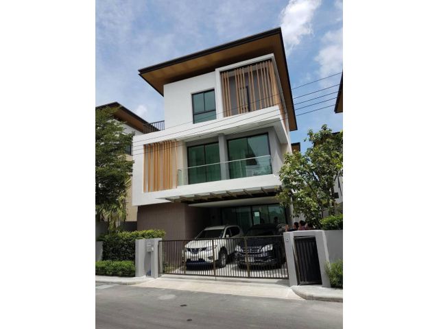 ให้เช่า บ้านเดี่ยว 4 ห้องนอน เฟอร์นิเจอร์ครบ เอคิว อาร์เบอร์ สวนหลวงร.9-พัฒนาการ เฟส 1 300 ตรม 52 ตรว ใกล้ เมกะ บางนา
