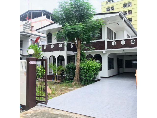 ให้เช่า บ้านเดี่ยว M430 House for Rent Near MRT Ratchadaphisek 240 ตรม 62 ตรว