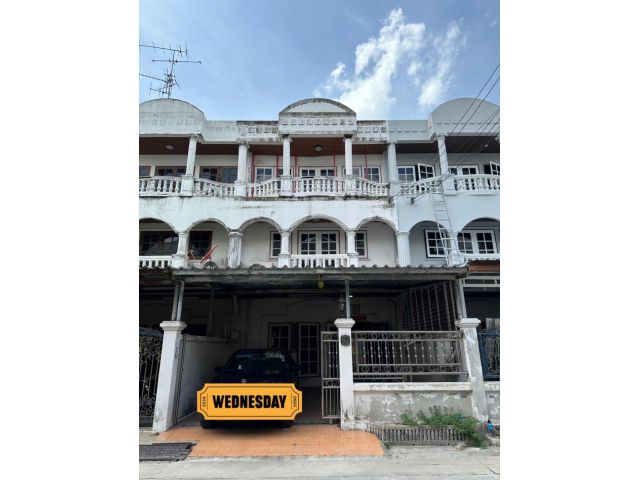 ขายทาวน์เฮ้าส์ 3 ชั้น หมู่บ้านรุ่งเรือง ลาดพร้าว 80 ใกล้ทางด่วน-เอกมัยรามอินทรา