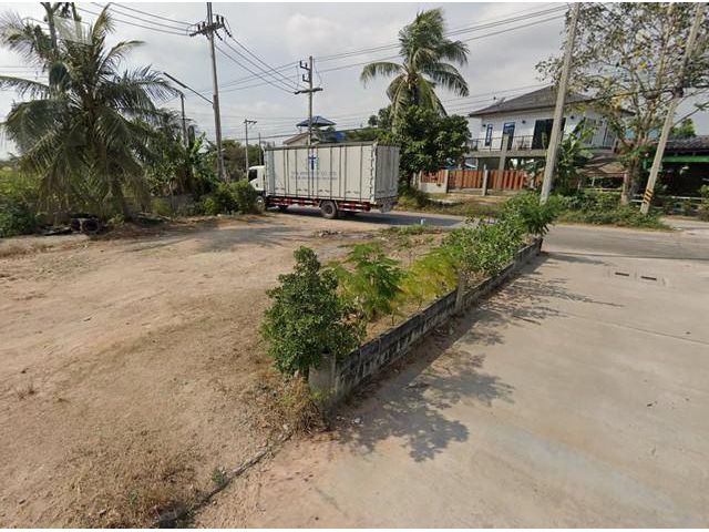 ขายที่ดินบึงหลังเครือสหพัฒน์เนื้อที่ 80 ตรว.ติดถนนคอนกรีต2ด้านใกล้ถ.เลียบมอเตอร์500เมตร ใกล้ท่าเรือแหลมฉบัง10กม. อ.ศรีรา