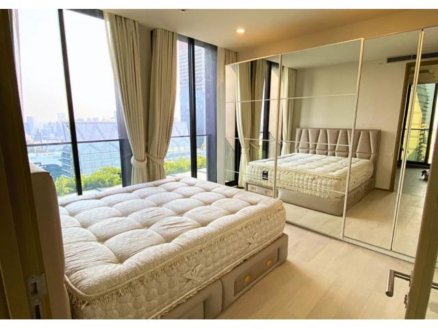 Luxury large apartment in downtown Bangkok close to BTS