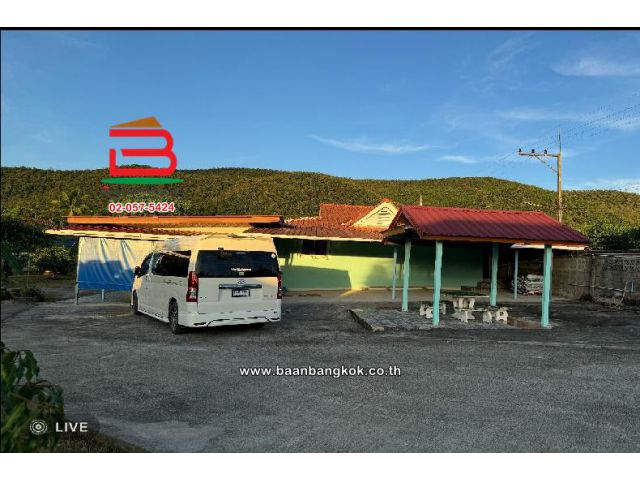 ที่ดินพร้อมบ้าน ใกล้บ่อน้ำร้อนห้วยทรายขาว เนื้อที่ 1-1-55 ไร่ ถนนพหลโยธิน ตำบลทรายขาว อำเภอพาน จังหวัดเชียงราย