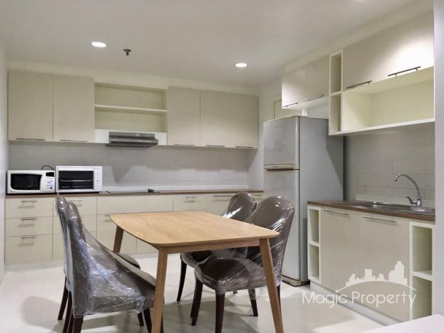 ขายคอนโดมิเนียม 2 ห้องนอน ใน บ้าน สวนเพชร เขตวัฒนา กรุงเทพ