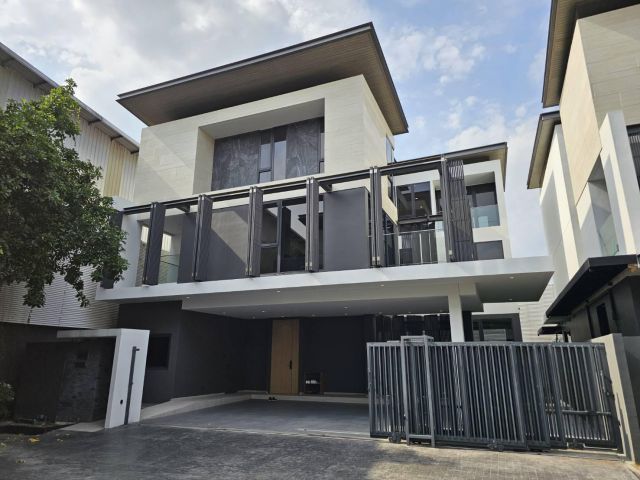 ขายบ้านเดี่ยว The Urban Reserve พระราม 9 โครงการใหม่ ติดกับถนนคู่ขนานมอเตอร์เวย์ฝั่งขาเข้าเมืองหรืออีกเส้นทางหนึ่งสามารถเข้าถึงได้จากซอยพัฒนาการ53