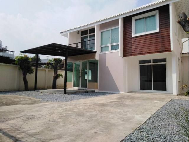 ให้เช่า บ้านเดี่ยว ลาดพร้าว 110 ทะลุโซนทาวน์อินทาวน์ รามคำแหง เหมาะทำออฟฟิศ ครัวกลาง ให้เช่าในนามบุคคล  เลี้ยงสัตว์ได้