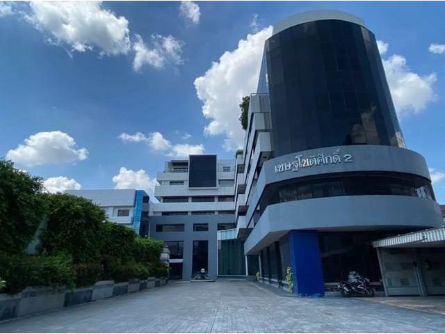 ขาย อาคาร สำนักงาน 6 ชั้น อาคารเชษฐ์โชติศักดิ์ 2 พร้อมอาคาร 4 ชั้น 6คูหา ลาดพร้าว15 เนื้อที่ 804 ตารางวา