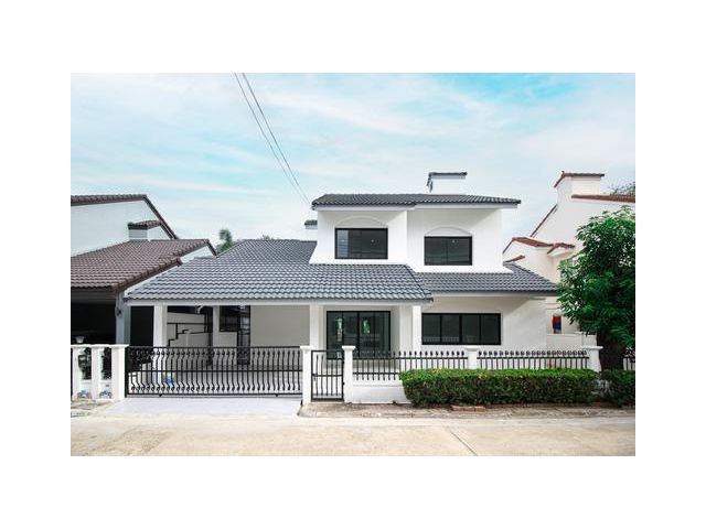 ขายบ้านเดี่ยว 2 ชั้น ทำเลติด ถ.พุทธมณฑลสาย 2 ฝั่งใกล้ ถ.บรมราชชนนี เดินทางสะดวกมาก รีโนเวทใหม่ เจ้าของขายเอง