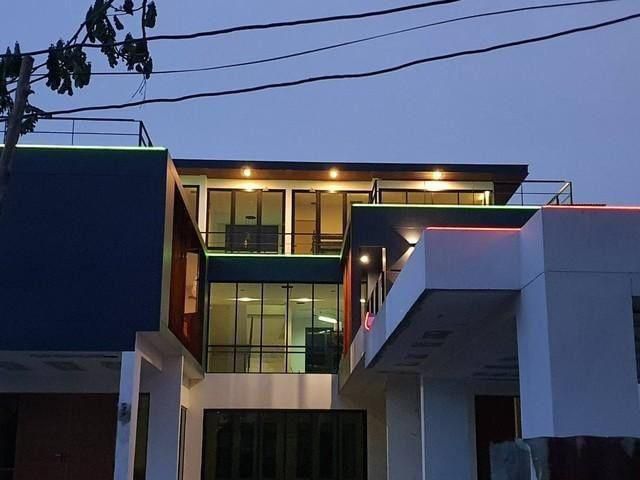 ด่วน ขาย ที่ดิน พร้อม บ้านเดี่ยว 2 หลัง บนเนื้อที่ 700 ตารางวา (ไม่รวมถนนส่วนบุคคล) ซอยสุขุมวิท 62 ใกล้ทางด่วน 2 สาย ใก