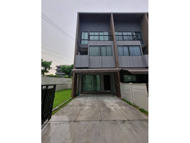 ขาย ทาวน์โฮม บ้านกลางเมือง วัชรพล 152 ตรม 40.1 ตรว 3นอน 3น้ำ แปลงมุม พร้อมเข้าอยู่