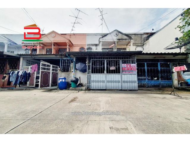 ทาวน์เฮาส์ หมู่บ้าน นิรันดร์วิลล่า-สุขุมวิท 93 (ซอยพึ่งมี 50 แยก 22) เนื้อที่ 17 ตรว. ถนนสุขุมวิท แขวงบางจาก เขตพระโขนง