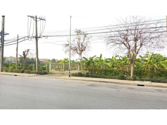 ขายที่ดินถมแล้ว 3-1-30 ไร่ ติด ถ.รามอินทรา ก.ม.9 ใกล้รถไฟฟ้าMRT สถานีรามอินทรา ก.ม.9 เขตคันนายาว กรุงเทพๆ