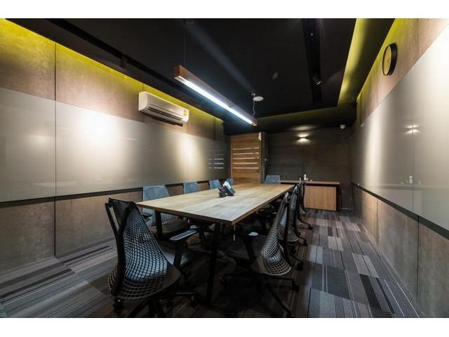 ให้เช่าพื้นที่ ออฟฟิศ อาคารลิเบอร์ตี้ ตกแต่งเสร็จ style modetn loft ทองหล่อถนนสุขุมวิท55  เพชรบุรี ขนาด 116 ตร.ม. ใกล้BT