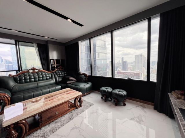 เช่าห้องสวยหรูหรา ห้อง Penthouses ตกแต่งสวยมีระดับ คอนโด M Silom เช่าราคา 120,000 บาท*