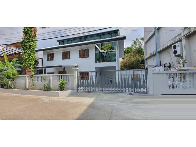 ให้เช่าบ้านเดี่ยว2ชั้น 70 ตร.ว. ย่านโชคชัย4 เหมาะทำโฮมออฟฟิศ