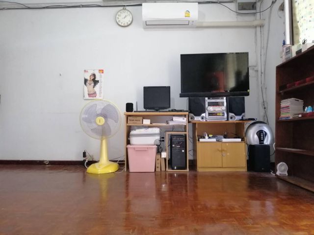 ขายด่วน ทาวเฮ้าส์ อ.เมือง จ.สมุทรปราการ 15วา 1.89ล T0966458046