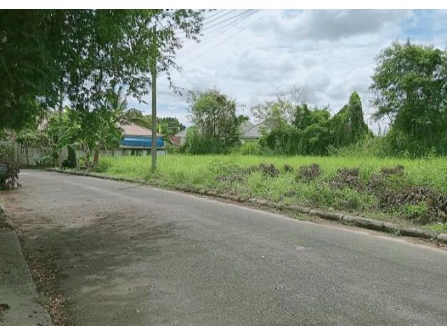 ขายที่ดินตำบลแม่เหียะในหมู่บ้านนิมมานนรดี โฉนดพร้อมโอน