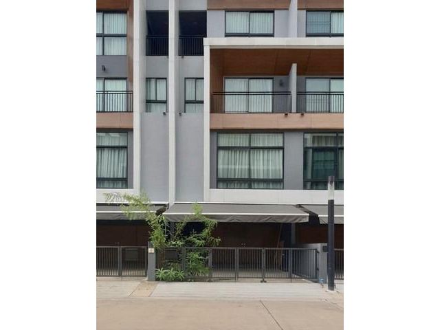 ด่วน กลับมาว่างแล้ว ให้เช่า Town Home ทาวน์โฮม 3 ชั้น บ้าน อาร์เด้น พัฒนาการ 20 Arden Pattanakarn สไตล์คนเมือง เพียง 3 น